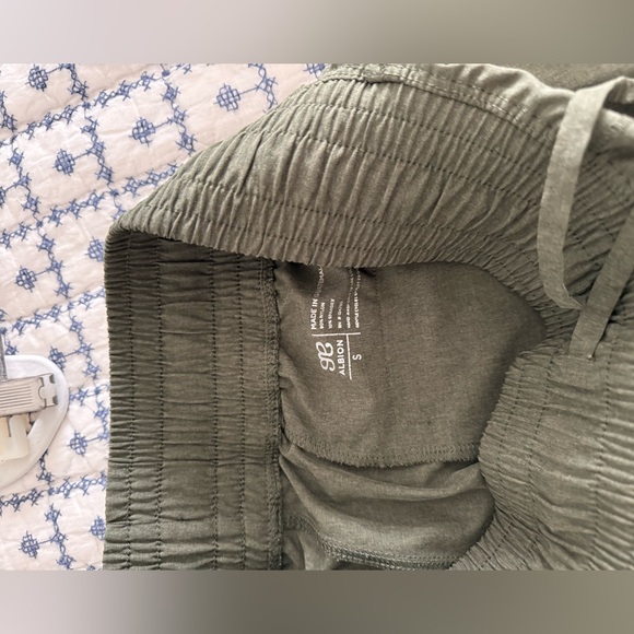 Albion Destination Jogger size for Small - Picture 2 of 12